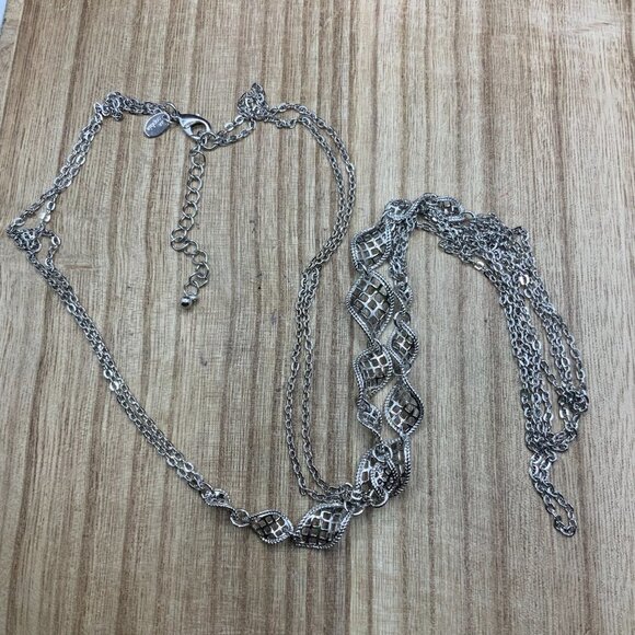 Lia Sophia Long Silver Tone Filigree Design Necklace - Picture 2 of 7